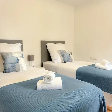 Hell Und Ruhig Mit 2 Schlafz. + S-bahnanbindung Apartment Ulm