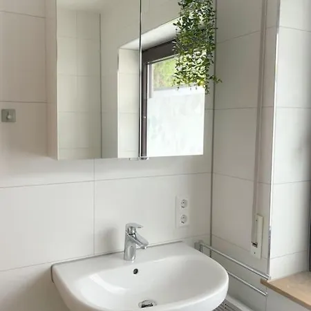 Apartament Hell Und Ruhig Mit 2 Schlafz. + S-bahnanbindung Ulm